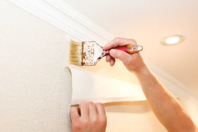 Pose de papier peint à Bouzic — revêtements muraux et toiles de verre